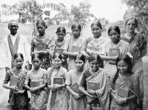 Confirmation course at Saraswatipur, June 7-21, 1982. The leaders: DSM Missionary Kirsten Veste