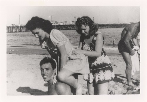 Duke, Betty, Ruth, Gob at Cowell Beach