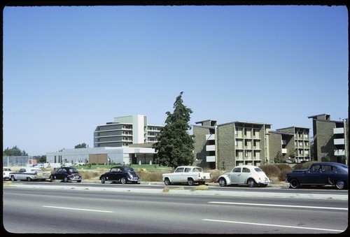 Revelle College Residence Halls, Revelle Commons and Urey Hall