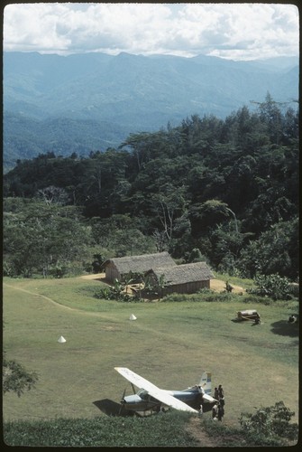 Tabibuga airstrip and small airplane