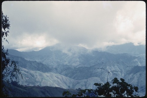 Mount Goblom seen from Kompiai