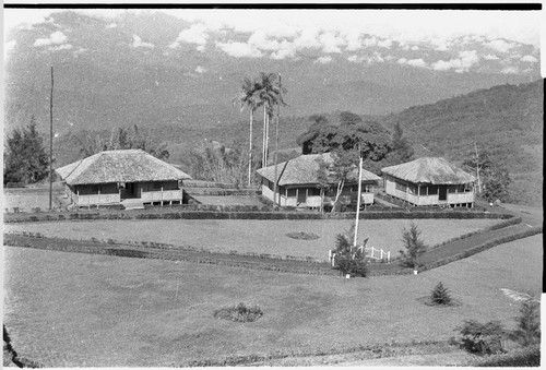 Tabibuga: government buildings and grounds with flag pole