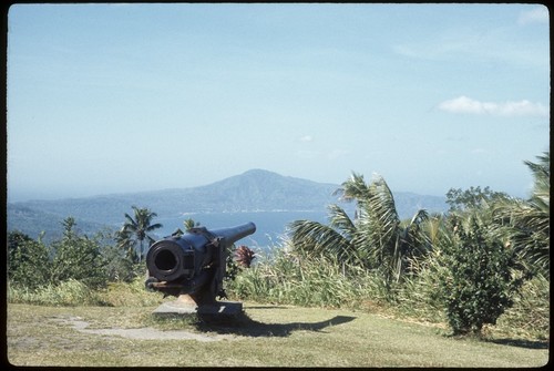 Rabaul Coastwatcher's Memorial, artillery displayed