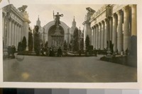 P.P.I. Ex. [Panama-Pacific International Exposition] - 1915. [Fountain of Ceres at entrance to Court of Four Seasons.]