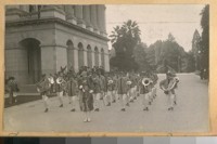 Larsen in the lead with Islam at Sacramento 1915