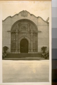 P.P.I. Ex. [Panama-Pacific International Exposition] - 1915. [Building entrance.]