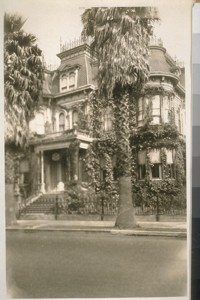 The old house of Governor Latham, former Governor of Calif. The house at 1532 Jackson St. Oakland. Photo taken Sept. 26/28