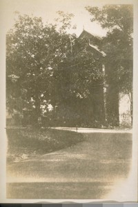 The old home of Judge Warren Alney [Olney] on the South side of 29th near Telegraph Ave. Oct. 5/28