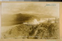 June 1934. Vista House, Crown Point. Columbia River Highway, Ore. 400, Cross & Dimmitt