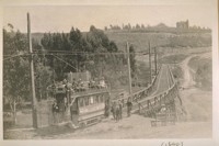 On the road to Trestle Glen. (1898)