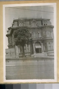 The Old Talbot home, N.E. cor. Jackson and Franklin Sts., 1920. The Senior Talbot firm of Pope and Talbot. Built about 1869