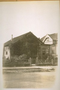 The old house of T. B. Bigelow at 1845 Chestnut St. Oakland was moved from N. W. corner 13th and Jefferson St