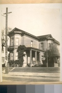These two homes was [sic] at one time one home and stood in the center of the block bounded by 8th, 10th, Adeline and Chestnut Sts; it was cut in half and made these two homes, they now stand on the east side of Chestnut St. between 8th and 10th Sts. and was the old home of J. B. Fellon, Oakland. Photo taken Oct. 5/28