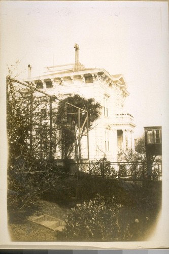 The old home of Henry Casebolt at 2727 Pierce St. bet. Vallejo & Green Sts. Henry Casebolt was the builder and owner of the Sutter, Polk and Larkin St. car lines. Home was built about 1875. Photo taken Feb. 27/29