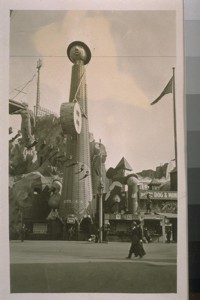 P.P.I. [Panama-Pacific International] Exposition. [Little Eva, The Zone.]