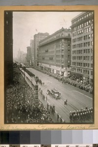 Pres. W.G. Harding's Funeral, leaving the Palice [Palace] Hotel on Friday, Aug. 3/23 at 5:15 P.M. for the 3rd & Townsend Depot on its way to Washington, D.C. The arrow in center of Hotel is the Reception Room of the Pres. and the arrow on the side of Hotel points to the room in which he died