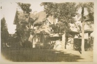 The old home of J. Mara [Mora] Moss in Oakland -in the center of Mosswood Park at Moss and Broadway. Oct. 5/28