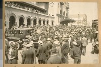 People waiting at the 3rd & Townsend Depot, June 1922 for moving [sic] actresses & actors from Los Angeles, Calif. who are to open the New Lowe Warfield Theatre, N.E. cor. Taylor & Market Sts