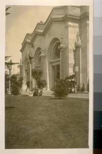 P.P.I. Ex. [Panama-Pacific International Exposition] - 1915. [Building entrance.]