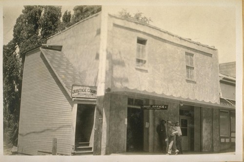 Built in 1850 at Jamestown, Tuolumne Co. Calif. Resurfaced a short while ago, was built of stone and passed through two fires. The first Masonic lodge in the country held their meeting in the hall upstairs. August 9/28