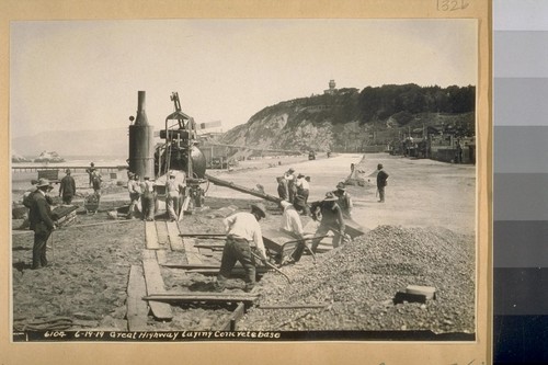 Building the Sea Wall and the Great Highway at the Ocean Beach. 1914