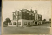 The Old Road House at 36th & Fulton St. Schiff Bros. Proprietors, closed by them about 1920
