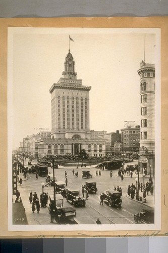 Oakland's new City Hall from 14th and Broadway in 1926