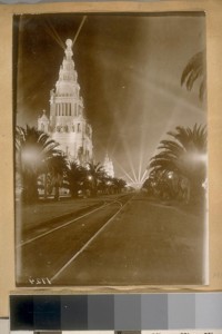 P.P.I. Ex. [Panama-Pacific International Exposition] 1915 Tower of Jewels. [Avenue of Palms at night.]