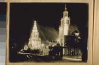 P.P.I. [Panama-Pacific International] Exposition. [Tower of Jewels and one of the Italian Towers lit up at night.]