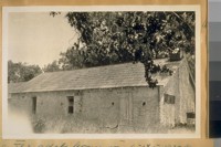 August 9/28. This Adobe house was built in 1835 and was the home of Gov. Pecheco [Pacheco] and later his Daughter, Mrs. Malarin. It is on the highway between Dos Baros and the entrance to the Pecheco [Pacheco] Pass