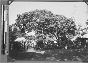 Schoolchildren and plantation workers, Kyimbila, Tanzania, ca.1898-1914