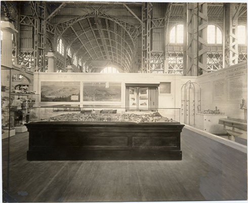 [Exhibit inside New York State Building at the Panama-Pacific International Exposition]