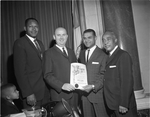 Billy Mills receives award, Los Angeles 1963