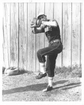 Cecil Dodson, Permanente softball player