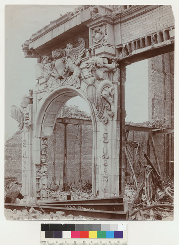 All that remained of a fashionable apartment house after the fire of April 18th 06. [Sequoia Hotel, Geary St. No. 123-A.]