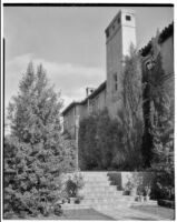 W. R. Dunsmore residence, view from SW towards W facade of house, Los Angeles, circa 1934