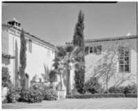 Grant residence, landscape around house and driveway, Beverly Hills, 1931