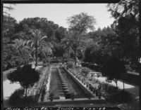 Maria Luisa Park during the Ibero-American Exposition of 1929, view of a pool, Seville, 1929