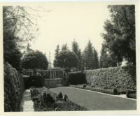 Harvey Mudd Residence, garden adjacent to pool, Beverly Hills, 1933