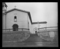 Mission San Luis Obispo de Tolosa, exterior view towards main facade of the church, San Luis Obispo, 1913