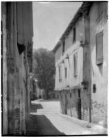 View of tree in a courtyard from an alley, Maisse, 1929