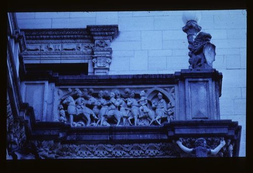 San Simeon, Casa Grande, exterior, parapet detail, cast stone