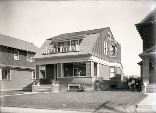Mrs. Hubbard's house, Los Angeles