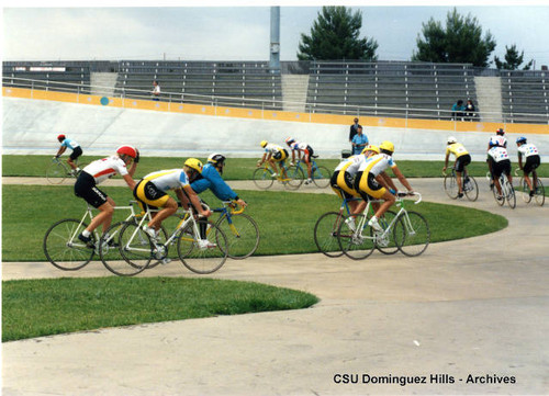 Cycling teams on Velodrome infield