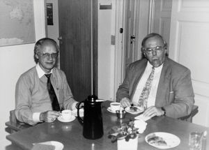 Asiensekretær Warner Louma, ELCA (Evangelical Lutheran Church America) og generalsekretær, Jørgen Nørgaard Pedersen (tv), 1989