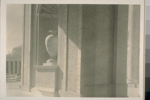H137. [Niche, at base of Arch of the Rising Sun or Arch of the Setting Sun, Court of the Universe (McKim, Mead and White, architects).]