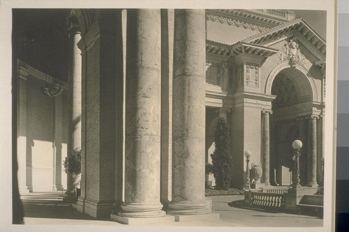 H246. [Colonnade and entrance, Court of Palms (George W. Kelham, architect).]