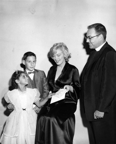 Marilyn Monroe and friends