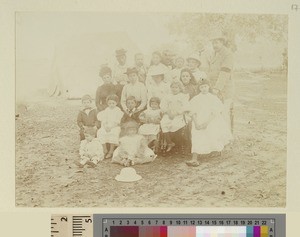 Group portrait, Puruliya, West Bengal, ca.1900