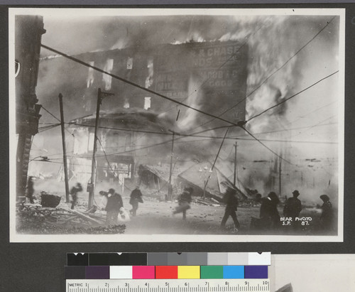 [Street scene during fire. Third and Mission Sts.]